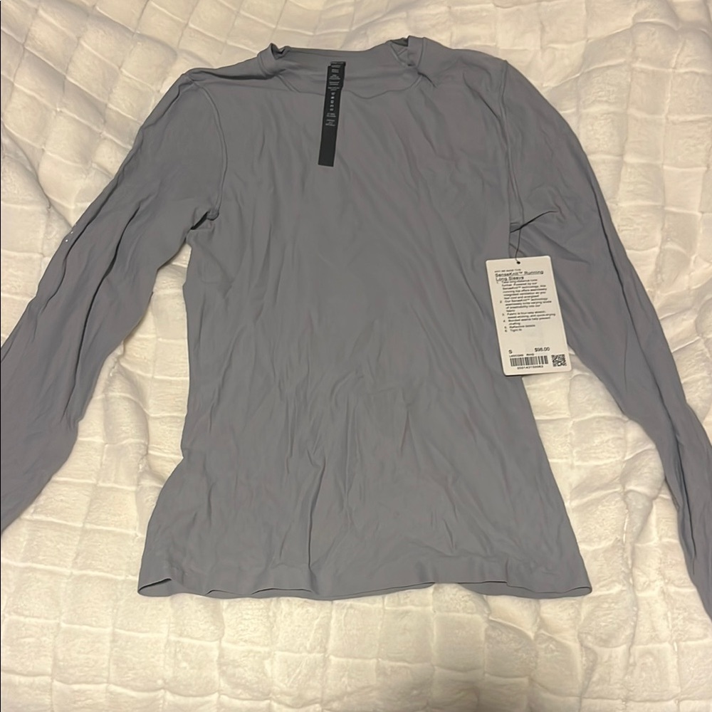 Lululemon Women's Active Gray Long Sleeve Top